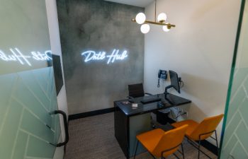 Consultation room in DNTL Hub dental clinic.